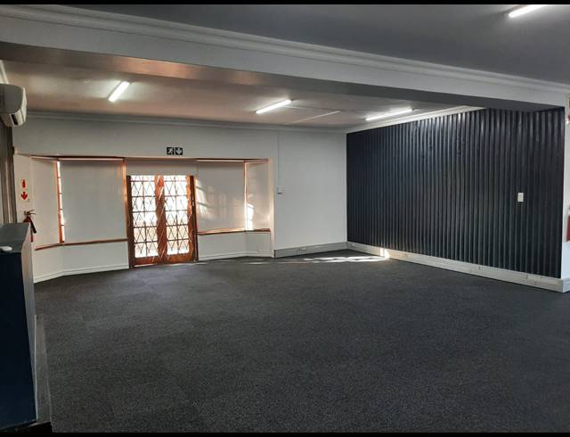 121M² OFFICE TO LET IN HILLCREST CENTRAL